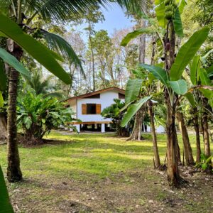 Home for sale with garden near Cahuita, Caribbean side