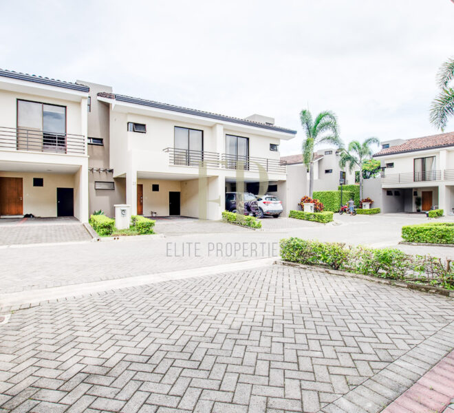 Family Home in Condominium Parques del Sol, Santa Ana