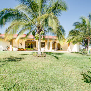 For rent one level house for sale in Santa Ana, Rio Oro
