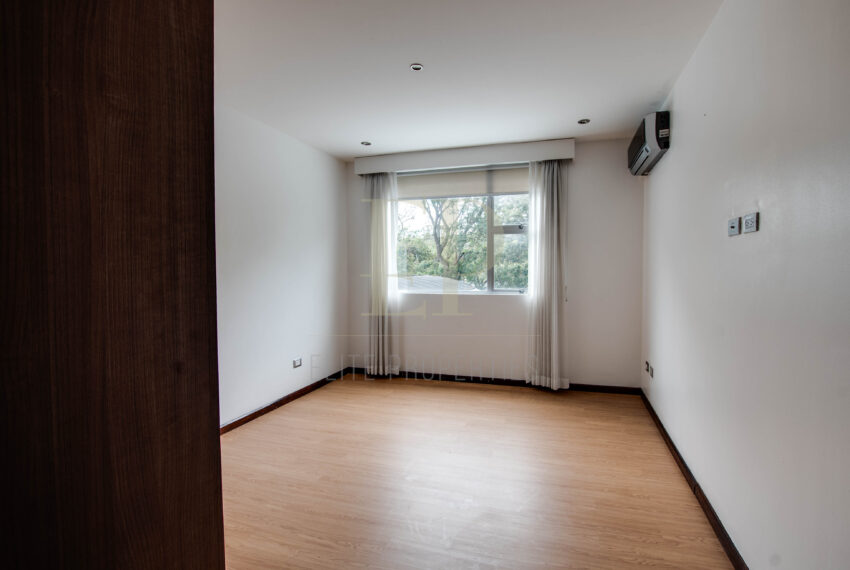 MBP_0664blendet