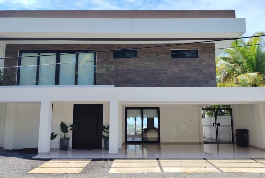 Luxury Beachfront Villa – Playa Tivives, Punaterenas