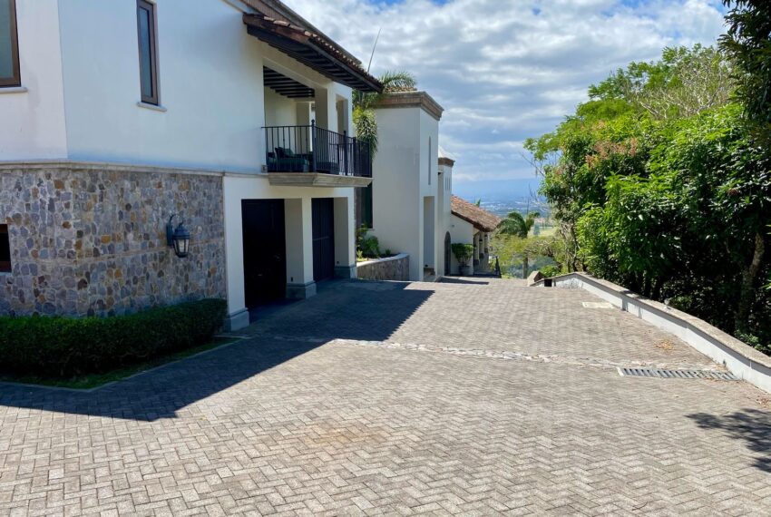 2c9c6d58-31c6-4924-83e8-f6b6f84875ac