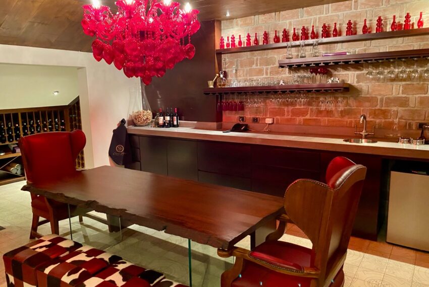 36e7ad04-9246-41e5-b80e-258df4d596e4