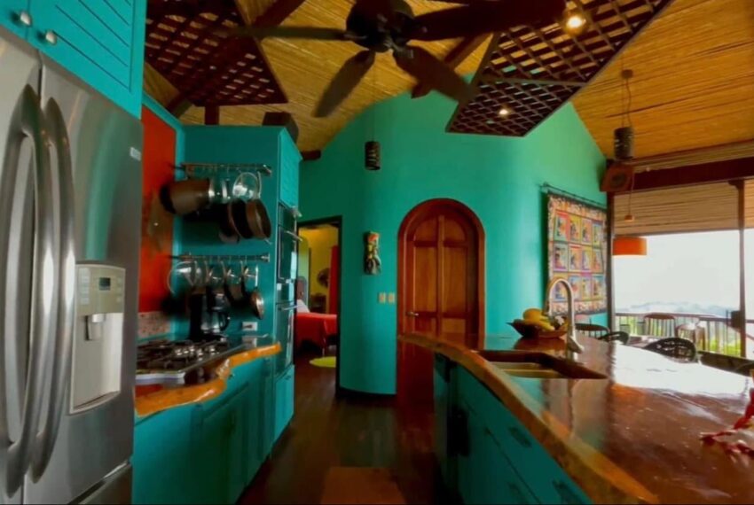 720c0392-affb-449f-ac19-8b09b49afdef