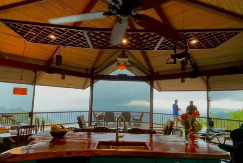 fa4421e9-7bcd-4c07-a92a-500a2f765cb6