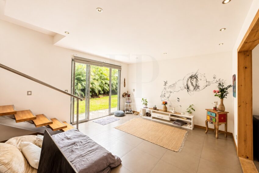 centered_logo_A048224D-B85C-488D-AF6B-133CDB42E2DF
